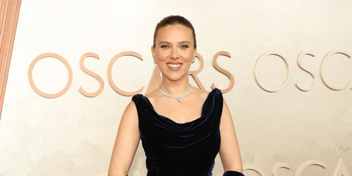 Scarlett Johansson Stuns on Crimson Carpet on the 2025 Oscars
