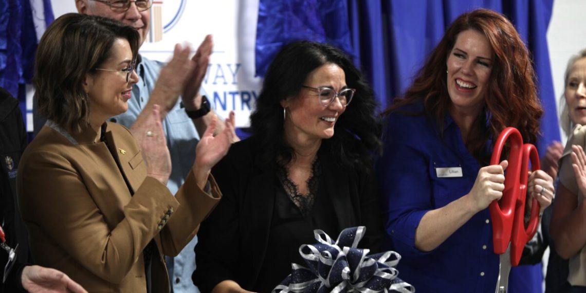 Tabitha’s Means hosts ribbon-cutting ceremony for brand new meals pantry in Spanish Fork | Information, Sports activities, Jobs