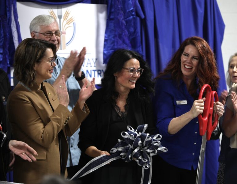 Tabitha’s Means hosts ribbon-cutting ceremony for brand new meals pantry in Spanish Fork | Information, Sports activities, Jobs