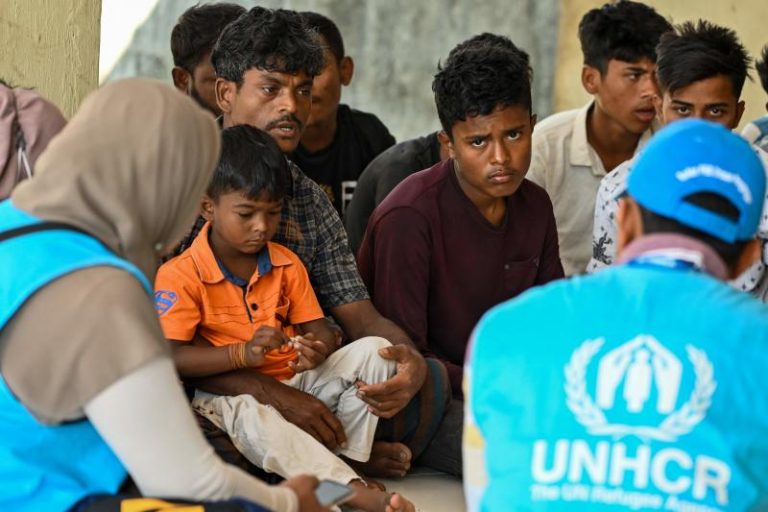 UN Cuts Meals Help for Rohingya Refugees Attributable to Fund Scarcity