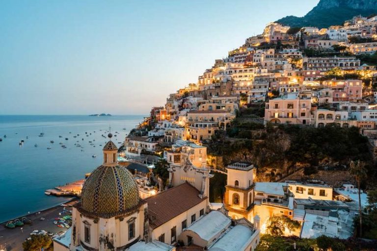 US Tourism Declines as Europe Points New Journey Warnings