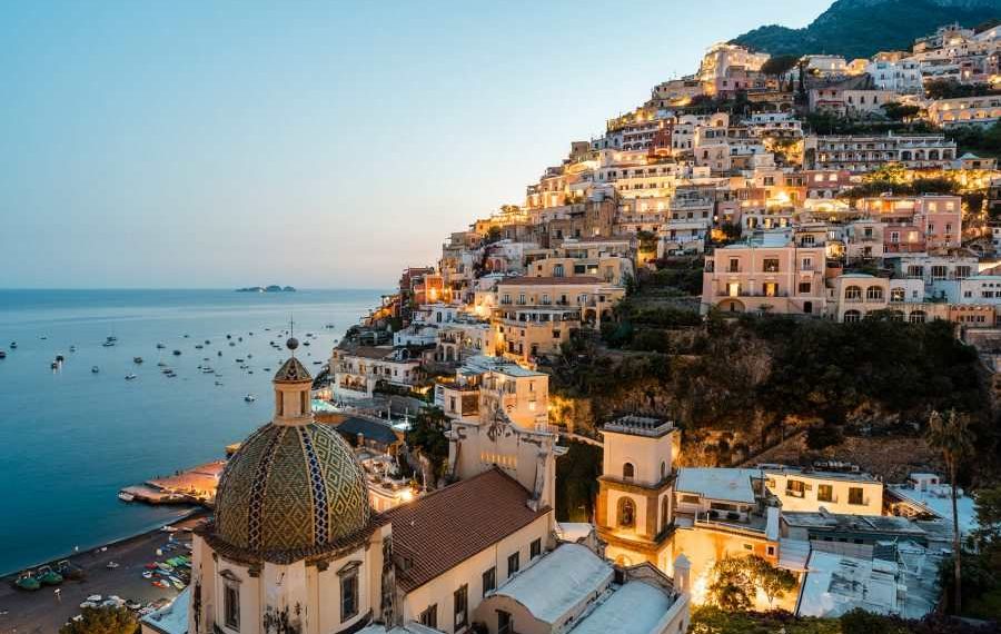 US Tourism Declines as Europe Points New Journey Warnings