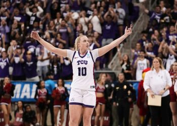 Madison Booker, Hailey van Lith Battle for Spot on the finish of 4