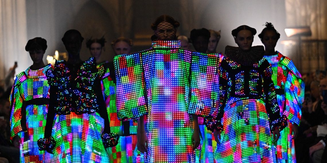 Pixelated style, pop-up lamps, + extra