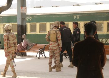 They kidnap a practice with 400 passengers and a hostage disaster has been launched in Pakistan