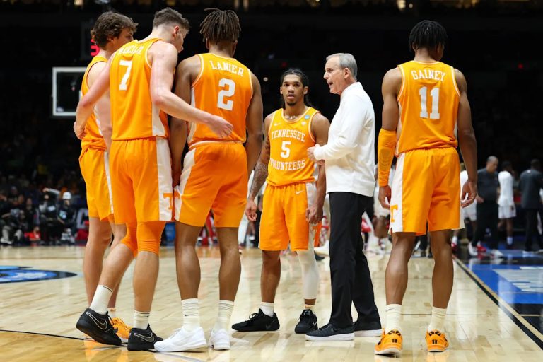 March Insanity 2025: no. 1 Houston is heading in the direction of the Remaining 4, after holding quantity 2 Tennessee at solely 15 factors within the first half