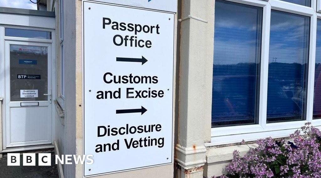 Guernsey may introduce UK digital journey scheme