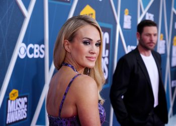Carrie Underwood’s Husband Attends 1st Purple Carpet in Years
