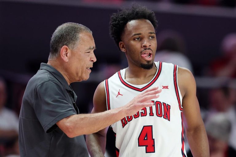 Basketball scores at school, dwell updates: Houston Vs. Arizona, St. John’s vs. Creighton and plenty of extra