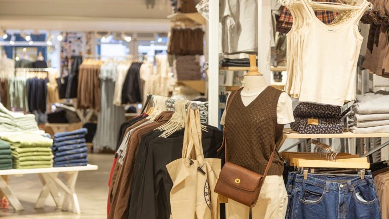 Style struggles in February 2025 with UK retailers anticipating spring increase