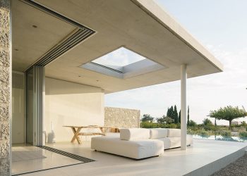 Buerger Katsota Tops Coastal villas with inexperienced and luminizing roofs at Costa Navarino, Greece