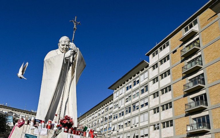 Pope slept nicely in a single day after two respiratory insufficiencies