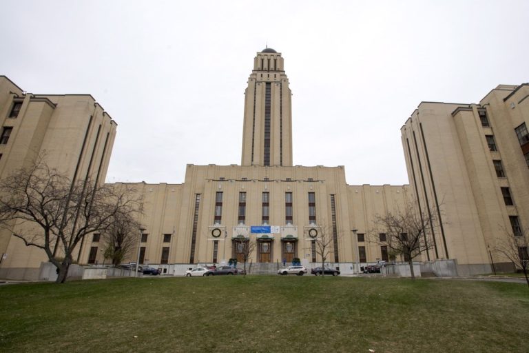 Quebec college publishes tips for workers, college students travelling to the U.S.