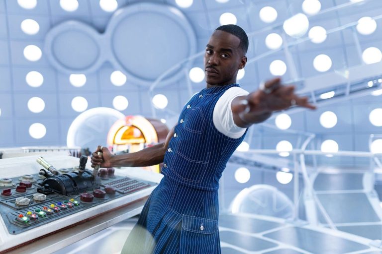 The Recap: ‘Dr. Who’ S2 Trailer, New ‘Star Wars’ Figures, ‘Tales of the Shire’ and Extra! – Cinelinx