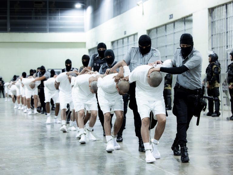 Bukele receives Venezuelan gang members deported by Trump, and reveals it in a movie video