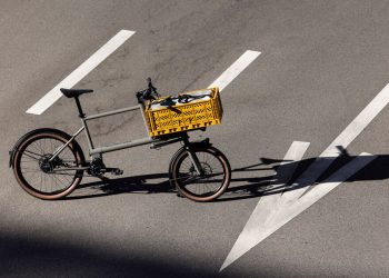 Monopole No O1 Bike integrates the modular body for freight transport