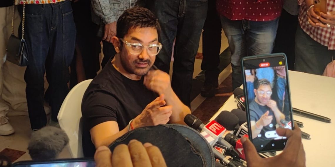 What did Aamir Khan chat about with Shah Rukh Khan, Salman Khan final evening? Actor reveals the hilarious matter | Bollywood