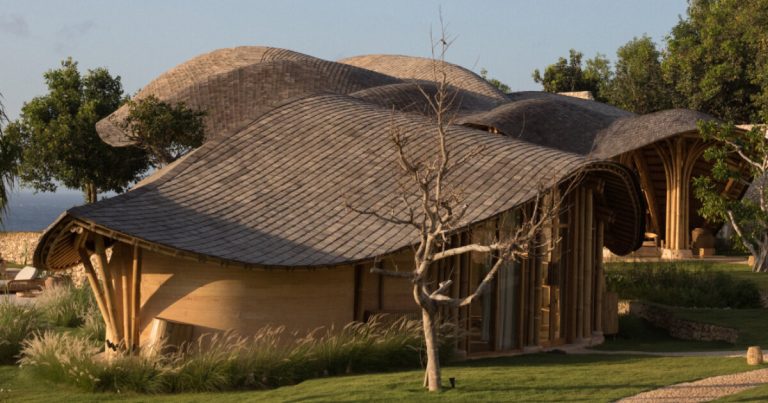 Ripple roof echoing with a shifting fish tail of the Pablo Luna studio in Indonesia