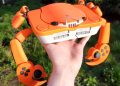 Crab PlayStation 1 console makes use of claws as a controller
