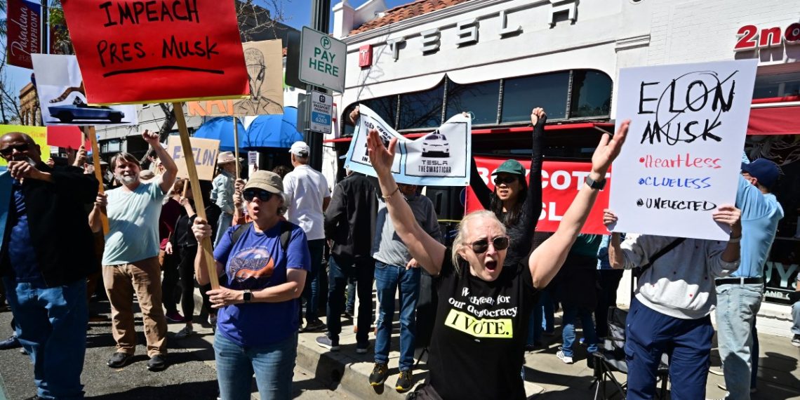 The “protesters” “Tesla” planning “the most important day of motion”