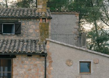 The Biaix Free Studio Home in Barcelona reintroduces conventional Catalan Mortar