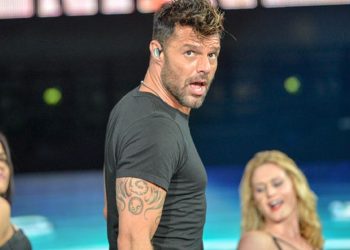 Richard Chamberlain useless at 90; Ricky Martin declares 2025 Australian tour.