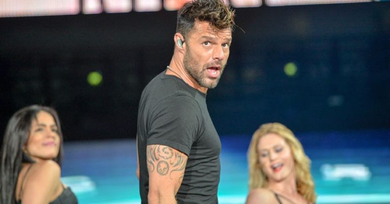 Richard Chamberlain useless at 90; Ricky Martin declares 2025 Australian tour.