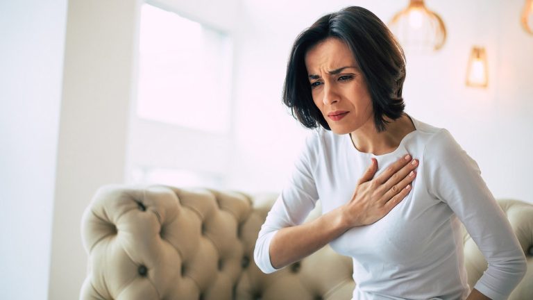 Girls with these unhealthy life-style habits face larger coronary heart illness danger