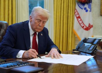 Donald Trump confirmed that tomorrow 25 % charges for Mexico and Canada come into pressure