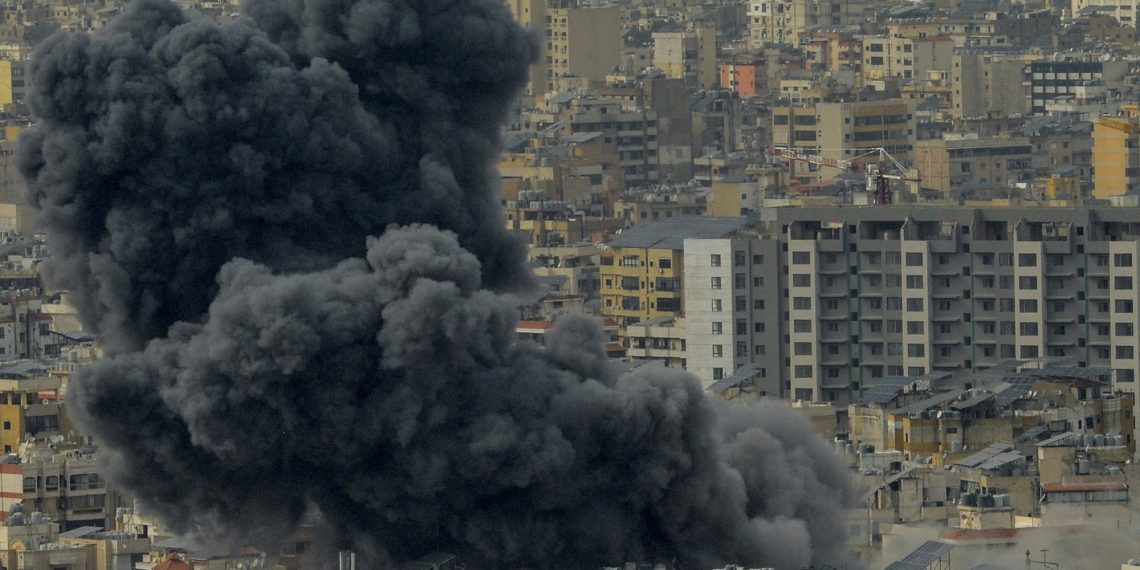 Israel Bombardea Beirut and wakes up spirits of the struggle within the Lebanese capital
