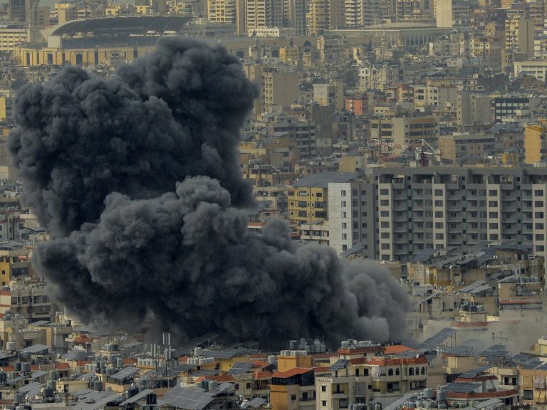 Israel Bombardea Beirut and wakes up spirits of the struggle within the Lebanese capital