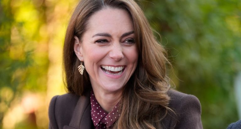 Kate Middleton’s Go-To Model Trick Comes Straight from the Queen