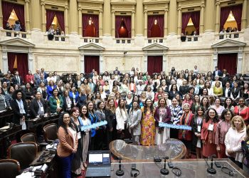 Why are so few girls in political management, and 5 actions to extend girls’s political participation