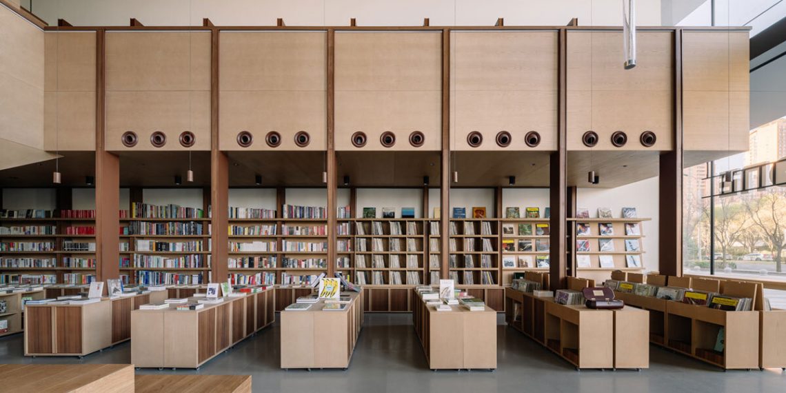 lllab. Clads Pagene Vinyl idea idea inside with wooden in Beijing