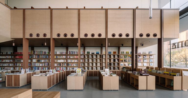 lllab. Clads Pagene Vinyl idea idea inside with wooden in Beijing