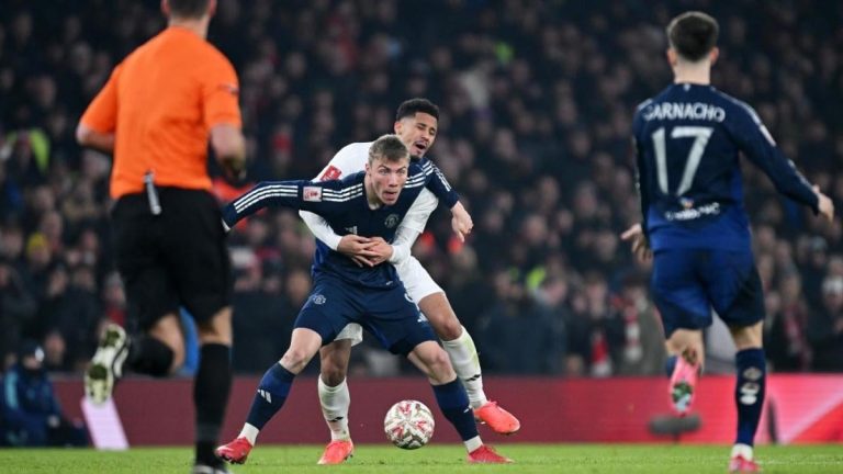 Manchester United Vs. Arsenal: odds, stay circulation, decide, prediction, the place and  watch, TV channel