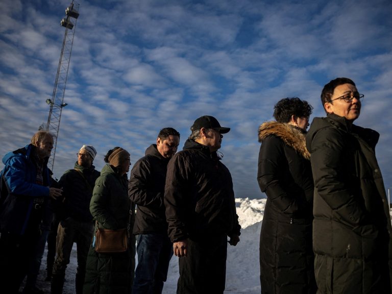 A coveted Greenland goes to surveys with Independista and Trump in threats