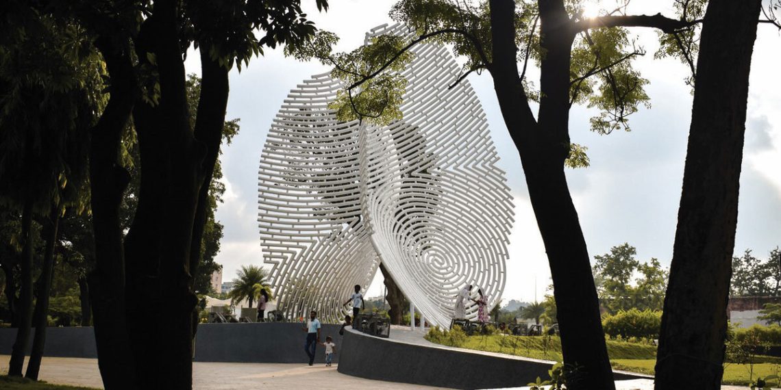 Types of set up of sculptural metal that touching fingerprints