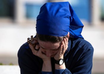 One other night time with air flow and an in depth rationalization about his picture 20 days after hospitalizing his