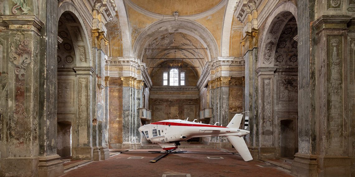 Paola Pivi throws the helicopter up contained in the Italian church