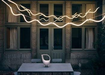 Petite Friters makes waves on the bottom with outside lighting