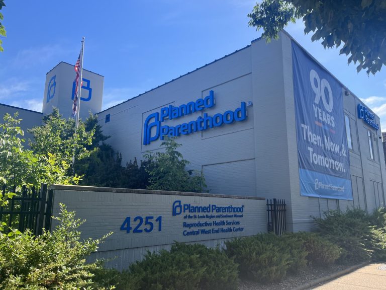 Missouri well being division rejects Deliberate Parenthood plan to begin treatment abortions – Muddy River Information