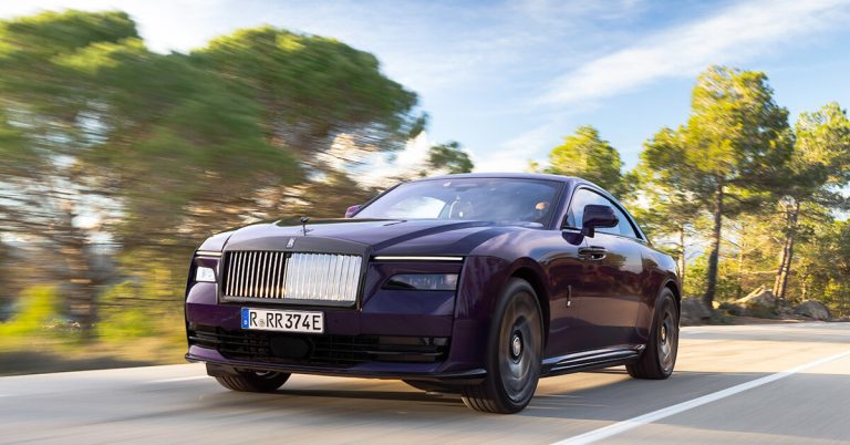 Electrical Rolls-Royce Black Badge Spectre Spectre First Drive in Barcelona