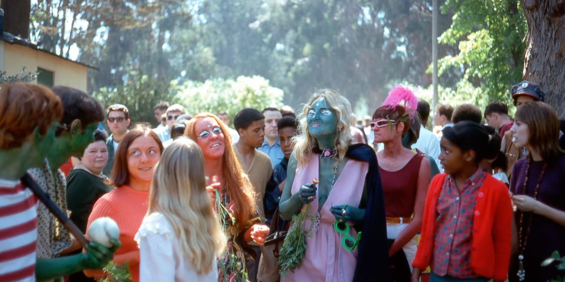 Who shot me? Helps to determine the nameless photographer who captured San Francisco from 1960s – Colossal