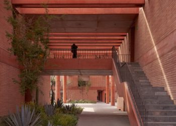 Volumes and gaps made from pink brick weave Sordo Madaleno’s soccer campus in Mexico