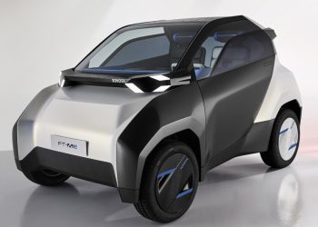 Toyota microcar ft-me put the photo voltaic panel on the roof to feed itself