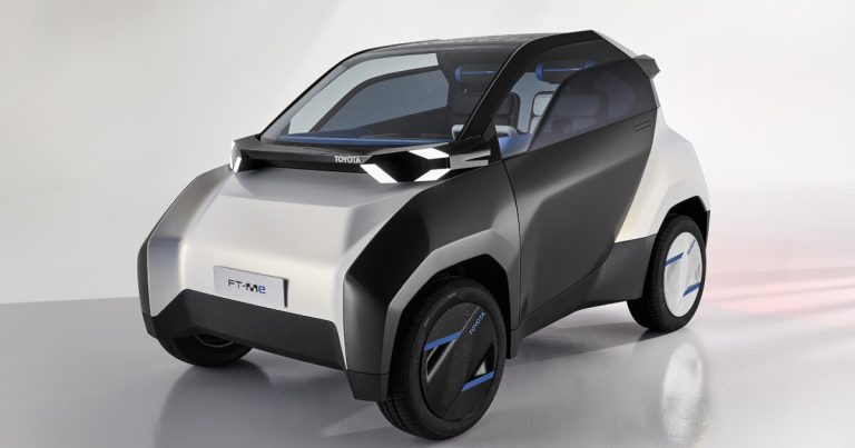 Toyota microcar ft-me put the photo voltaic panel on the roof to feed itself