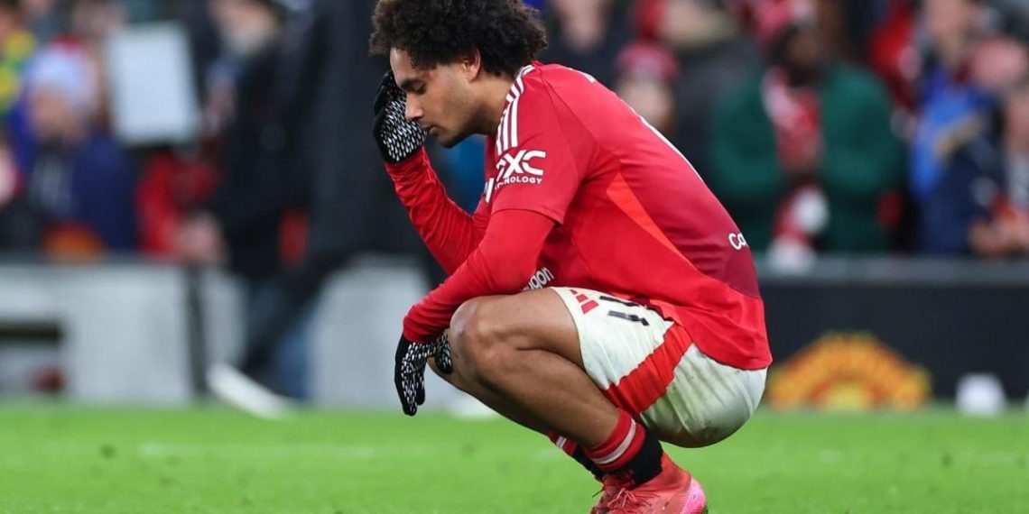 Manchester United collapsed from the Cup in Lack of penalty fires at Fulham, whereas Focus strikes to the Europa League