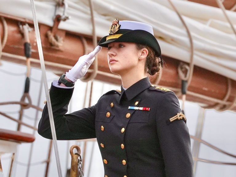 They unfold photos of Princess Leonor from the acquisition and open an investigation towards the purchasing middle