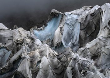 Thomas Wredo’s photograph sequence captures fragile glacier landscapes